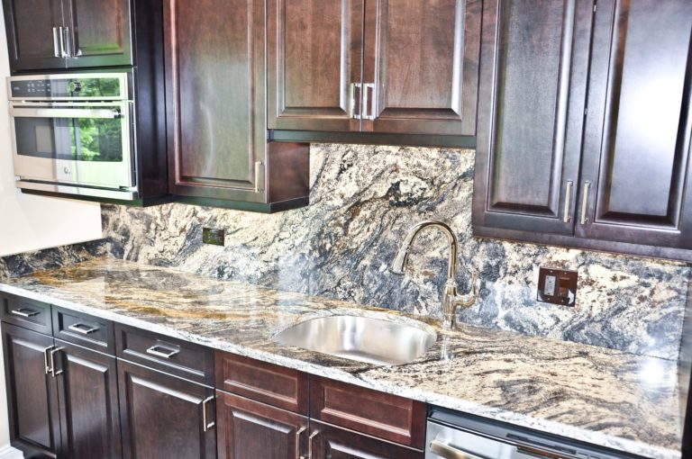 kitchen-countertop-in-northfield-il-granite-selection-img_01a1644505ba7034_14-6093-1-a187d8b-min
