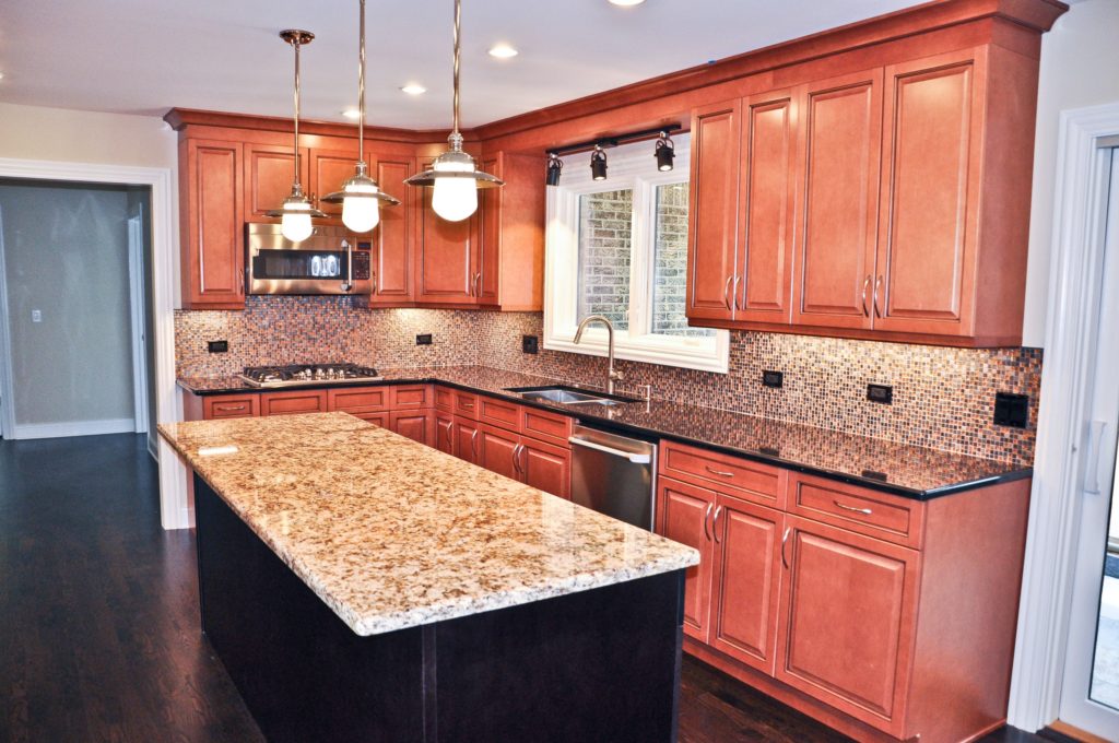 kitchen-remodeling-in-inverness-il-granite-selection-img_52d1dbf005ba7b1b_14-6154-1-f08e4c5-min