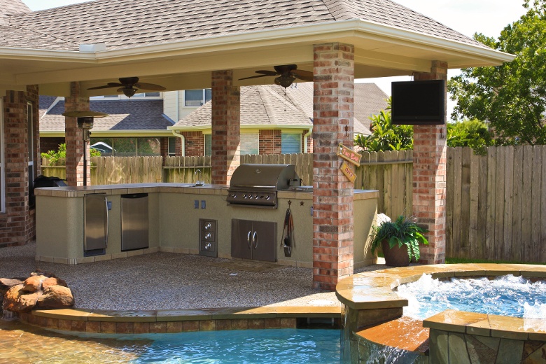 covered-area-outdoor-kitchen-with-pool