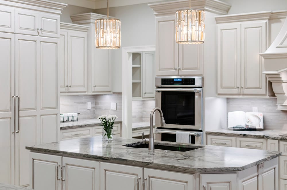 Quartz Countertops With White Cabinets, What Is The Best Countertop For White Cabinets