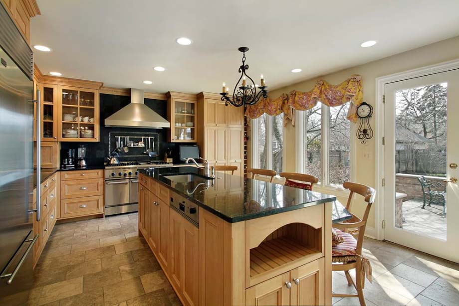 Colors Recommended For Kitchens With Light Oak Cabinets / 18 Best Kitchen Paint And Wall Colors ...