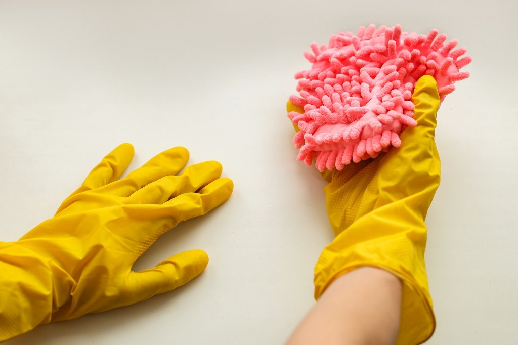 White granite countertop cleaning