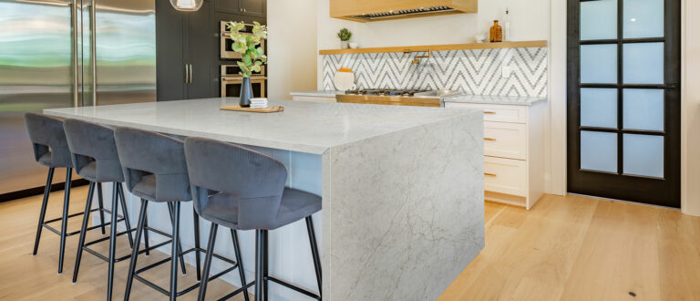 calacatta-miraggio-cove-quartz-e
